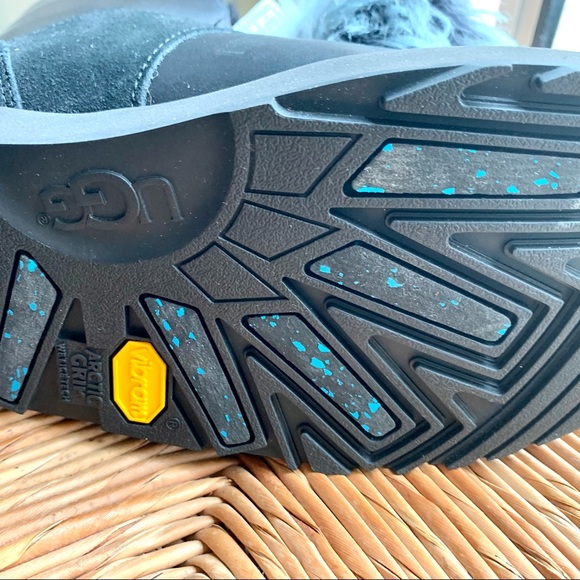 UGG Isley Black Waterproof Boots - Picture 7 of 9